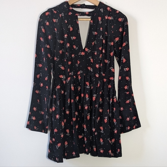 Free People Tegan Mini Dress Black Poppy Floral Keyhole Choker Bell Long Sleeve - Picture 6 of 13